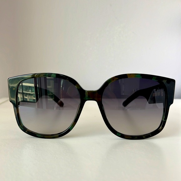 Authentic Christian Dior Wildior Sunglasses - Picture 3 of 13